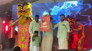 Denes Kumar Instagram - GRAND OPENING RESTAURANT OH YEAH Banana Leaf 
RAWANG BRANCH

DATE: 19 MAY 2024

WATCH FULL LIVE VIDEO IN MKU MALAYSIA KALAI ULAGAM FACEBOOK PAGE 

#mkuMalaysiaKalaiUlagam #MKU #mkualwaysforyou #malaysia #KalaiUlagam
#OnlineMedia #bananaleafrice #bamboobriyani #ohyeahbananaleafrestaurant #indiancuisine #indiandelicacy #southindian #food #authentic #shellout #seafoodA