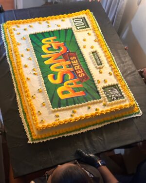 Denes Kumar Instagram - Pasanga series mark a significant milestone as we wrap up filming for the 100th episode of the Pasanga 2 series. This achievement is truly historic and I am filled with immense gratitude for everyone who has been a part of this incredible journey. Firstly, I want to express my heartfelt thanks to @astromalaysia @astroulagam for believing in Pasanga team and providing this opportunity 🙏🏻

I am deeply appreciative of @deneskumar_ Sir and @vimalaperumal6 ❤️😇for this opportunity, support and guidance throughout this entire journey ❤️

I am grateful for our exceptional director @shalinibalasundaram @sathish_natarajan and the entire cast, who have delivered Amazing performances episode after episode. Each member of the team has played a important role, bringing their characters to life with passion and dedication 🔥💪🏻

We completed the filming of all 100 episodes within a remarkable span of just 120 days.As we gathered to celebrate this occasion with a countdown and cutting of the cake, tears rolled down our eyes. We thought of the challenges we faced along the way. Yet we successfully work as a team to reach this incredible milestone together.

I am truly honored to have been a part of this extraordinary project, and I cannot wait to share more updates with all our viewers. Stay tuned as we continue to bring you more from the world of Pasanga 2. Thank you everyone for your unconditional love and support❤️✨

Cake by @fancycustomcake 
Lunch by @juniorkuppannamy 
Dinner @ohyeahbananaleaf