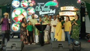Denes Kumar Instagram - GRAND OPENING RESTAURANT OH YEAH Banana Leaf 
RAWANG BRANCH

DATE: 19 MAY 2024

WATCH FULL LIVE VIDEO IN MKU MALAYSIA KALAI ULAGAM FACEBOOK PAGE 

#mkuMalaysiaKalaiUlagam #MKU #mkualwaysforyou #malaysia #KalaiUlagam
#OnlineMedia #bananaleafrice #bamboobriyani #ohyeahbananaleafrestaurant #indiancuisine #indiandelicacy #southindian #food #authentic #shellout #seafoodA