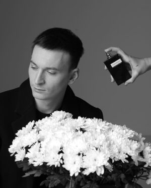 Denis Roabeş Instagram - Y NOT? I can buy myself flowers. but @yslbeauty Y.. 
 #12hoursofintensity 

În avanpremieră @notino_ro