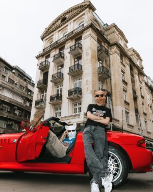 Denis Roabeş Instagram - Bună seara, România! 🇷🇴
Bună seara, București! 🚘