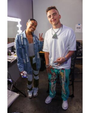 Denis Vasilenko Instagram - BTS x trap heroine 🐸 альбом уже 12-ого. Пока из синглов вы слышали 2 из 5 трэп треков и 1 из 5 из кантри поп части. Основная реггетон часть (7 песен) упадет на вас уже с альбомом и для меня это огромный эксперимент 🐸 настраиваемся на летние вайбы