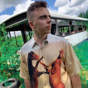Denis Vasilenko Instagram - Сегодня в полночь дроп. Трек «На часах», первый сингл с альбома «ORBIT», а свежайший альбом выйдет уже в Июне. Поделюсь ссылкой на предзаказ как только площадки обработают релиз 🚀❄️ p.s: фотокарточка из Сиэтла