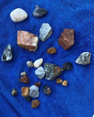 Denisa Barešová Instagram - First Aid Kit 

#mangostickyrice #fullmoon #sheilahetimotherhood #sheilaheti #waves #healingstones