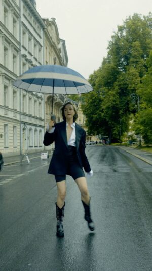Denisa Barešová Instagram - 🌧️ Dancing in the rain @denisabee 

Video @horovaanezka 

#stopka_cz #dedon_official #minotti_praha#bmwcz #grandhotelpupp #nespressocz #istylecz #phillipmorriscz #kombe #johnniewalker #hisenseczsk #lorealpro_education_czsk #mattoni_czsk #visa #BlazekCZ #philipppleinpragueofficial #pinko_prague #ef_prague #bangolufsencz #eye_eyeoptic #ORLENbenzina

#EsquireCzech #Kviff #Kviff57 #EsquireStudio #ManAtHisBest #EsquireMagazine