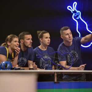Denisa Helceletová Instagram - Zítra! Zítra je den D, kdy se můžete na Déčku podívat na speciál pořadu Bludiště. Skvělá parta lidí snad udělala pořádnou zábavu. Tak nezapomeňte zítra v 11.10h @ctdecko @ceskatelevize 
.
Já už vím jak to dopadlo, kdo ale vyhrál vám neřekn🤫
.
@jakubtomecek @mazochjan @radek.houser