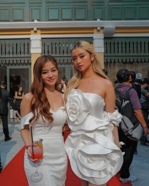 Denise Soong Ee Lyn Instagram - we cleaned up nicely last night✨ 

visited Thailand for the launch of the 
Ulike ReGlow LED Face Mask last evening and I can’t wait for you to get your hands on this for magical treatments right from home 

Use my discount code “ULIKEDR” for SGD 20, MYR 80 off and Include the note “Denise”when ordering to enjoy a buy 1 get 3 offer (2 boxes of masks, 1 freeze-dried essence with 7 bottles).

SG Shopee: https://bit.ly/42aZlk5
MY Shopee: https://bit.ly/3vI4xQ7

@ulike_singapore @ulike.malaysia @ulike.thailand
#UlikeFutureBeauty #UlikeClinicAtHome #UlikeAir3 #ulikedavikah