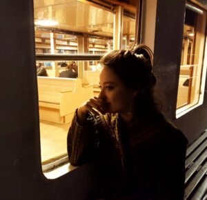 Deniz Altan Instagram - sabah vapuru mu gece vapuru mu daha guzel emin degilim öğleni eleyebildim ☻🖤