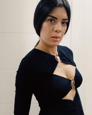 Deniz Arna Instagram - Pınar beni konsere götürüyor :)
Dur nası çıktım?