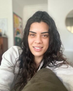Deniz Arna Instagram - Şöyle bir bakıyorumdur kapanan kapılara…

Ve yeniden açılacak olanlara 🌟🌟🌟

#doğumgünümensevdiğimgün

#21Mart