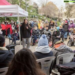 Deniz Göktaş Instagram - 29 Ocak 
Boğaziçi Üniversitesi 
Kayyum Özel Gösterisi 

Dayanışmalı, gülmeli, müzikli, sergili güzel bir günün sonunda ve sonrasındaki süreçte (bu fotoğrafları çeken üç kişinin de içinde olduğu) yüzlerce öğrenci arkadaşım gözaltına alındı. Birçoğu yurtdışı yasağı ya da ev hapsi cezası aldı. Selo, Doğu, Anıl, Şilan, Ömer, Akın, Murat Can, Necmettin, Muhammet ve Beyza tutuklandı. 

Keyifli bir anı olarak paylaşmak isterdim. Umarım arkadaşlarımız özgürlüğüne kavuşunca, kayyum gidince öyle hatırlayacağım. 

#arkadaşlarımızıserbestbırakın