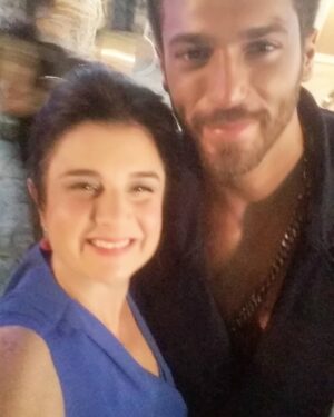 Deniz Özerman Instagram - Bu bölüm aksiyon dolu😊bekliyoruuz💙✌@bayyanlisfox @canyaman @foxturkiye Her Cuma FOX ta🙏🌹🙏🌹❤❤❤Yenge&Yeğen😀😘