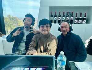 Dennis Chew Instagram - #Throwback DAY 5: Cheers! 🥂 “蔡煌崇” 来到阿德莱德标志性的 黛伦堡酒庄“魔方”(d’Arenberg Cube) 品酒！✌️

明天会是他们最后一天在阿德莱德做现场广播，别错过！

📅 5月13日 - 17日（星期一到五）
📟 8AM - 10AM （现场广播）
🔴 9AM - 10AM （Facebook Live)

#LOVE972 #早安玉建蔡煌崇