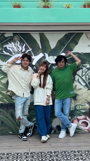 Dennis Chew Instagram - Behind the scene of Resort World Genting shoot.
Everything is just right! Weather people food and fun! 

@resortsworldgenting @richiekrq @meigui.k