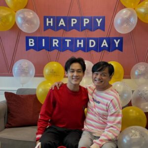 Dennis Chew Instagram - #父亲节快乐
@yip6339 @jam.es_chow @davidyeoh0008 
#生日快乐
@kennethjianwen @richiekrq 

Thank you so much to all my babies for the Dad’s Day surprise! 
Thank you @resortsworldgenting for making @richiekrq so happy.