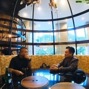 Denny Darko Instagram - Dua putra Jatim dengan mimpi besar untuk Indonesia.
#dennydarko #notarisami #calonarang #vandaria #asosiasigameindonesia #gamersparadise #gyukakuprime