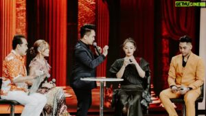 Denny Darko Instagram - Late post, performance for Kontes Primadona Pantura Semi Final @officialmnctv 

Setiap kali perform di panggung MNC TV, selalu ingat pengalaman pertama Live di panggung yang sama 20 tahun yg lalu 😇