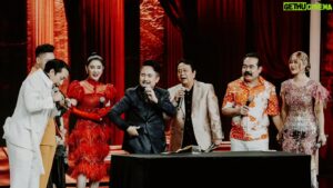 Denny Darko Instagram - Late post, performance for Kontes Primadona Pantura Semi Final @officialmnctv 

Setiap kali perform di panggung MNC TV, selalu ingat pengalaman pertama Live di panggung yang sama 20 tahun yg lalu 😇