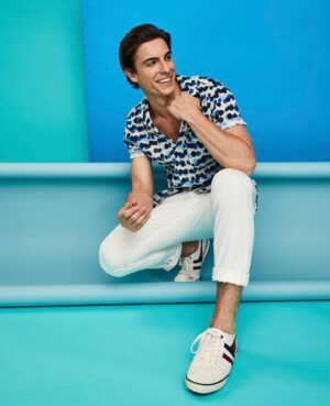 Derek Klena Instagram - Thanks so much to @theatre.ly @benjaminriveraphotography and @jakesokoloff for bringing these So Cal summer vibes to life!