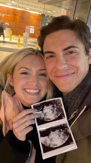 Derek Klena Instagram - 2022 = my whole ❤️ 👶🏻