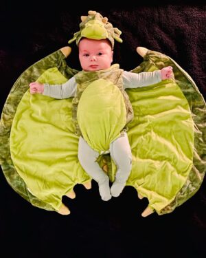 Derek Klena Instagram - “Dracarys!!!” 🔥🐉🔥#houseofdragon #smallbutmighty #babiesfirsthalloween