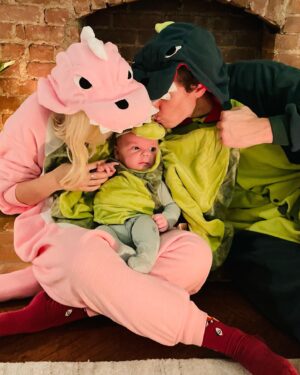 Derek Klena Instagram - “Dracarys!!!” 🔥🐉🔥#houseofdragon #smallbutmighty #babiesfirsthalloween