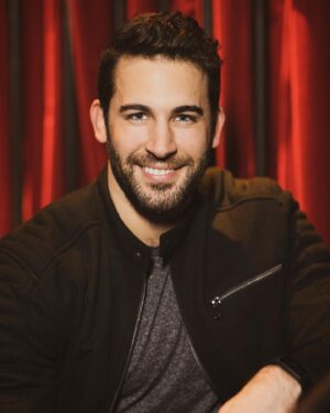 Derek Peth Instagram - “Derek, you haven’t posted in two months are you okay?” Me, not sharing photos of everything, but still thriving... 📸 @photojuice