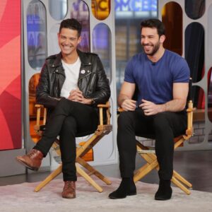 Derek Peth Instagram - Just two ex-roommates hanging out. Being dudes. Talking about the @bachelorabc . Completely normal. Thanks for having us today!