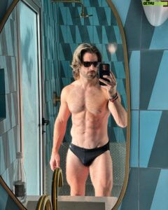 Derek Yates Most Liked Photos and Posts