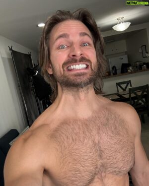 Derek Yates Instagram - Ya boi just booked his first Recurring Guest Star role!! 😁😮😗😬

Currently unable to say more, but of course I’ll tell what I can when I can 😉

And happy early birthday to me!! 🥳 It’s not a bad way to end this crazy year either. 

Shoutout to @theactinggroup & @austin_goldman for helping me work towards this moment, and to @janavandykeagency for being my first cheerleader that set me on this path 🥹

(Oh, and don’t mind the post-shower hair 😛)

#booked#gueststar#woopwoop