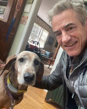 Dermot Mulroney Instagram - quick trip to the Cape for some mom time ❤️ Annie is hanging in there too 🐾 #nausetbeach #redbonecoonhound #mozartinthejungle poster 🙏 we miss you dad