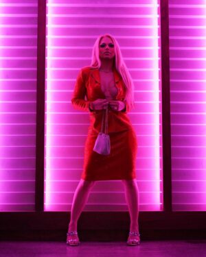 Derrick Barry Instagram - Derrick Barry is not only my name, but it’s my brand. And I own 100% of this company.

Thank you @ChambordLiqueur for another weekend in NY @MoxyWilliamsburg & the Brooklyn experience!

Dress: @StJohn Couture #MarieGray
Hair: @NickSanPedro
Photo: @NebraskaSupermodel