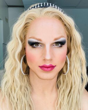 Derrick Barry Instagram - This is not the time to hide or look the other way.

Be visible. Chase your dreams. Continue performing. Drag will forever be an art form. 🎭🎨🖌️🖼️