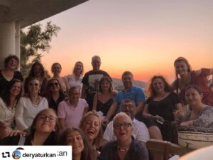 Derya Alabora Instagram - #repost @deryaturkan
・・・
Dün gece ailemizin bir kısmı ile beraber harika bir gece paylaştık. Geniş ailenin katılamayan üyelerine selam olsun... @dilekturkan  @deryaalabora @denizcakir @ismailkucukkaya @yektakopan @editmars @nurhan_ozenen @cigdemerken @didemerken @sebnemtinaz @erturkgizem @handeselen @buraktinaz @uuurozcn @offerah