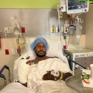 Desmond Howard Instagram - Doc said the surgery went well, the tumor was removed. But as you can see, I am still in the clouds. Middle finger back in action in no time!