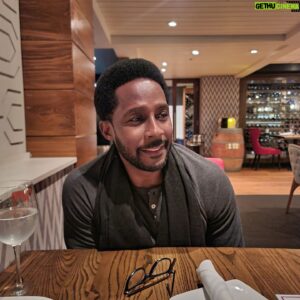 Desmond Howard Instagram - Happy Friday! It's the last 1of the year. 
Thinking back on 2022 and looking forward to 2023.
What can I do different?
What can I do better?
#reflecting