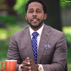 Desmond Howard Instagram - To our mother hen of @HomeDepot College GameDay, we are so thankful for everything you do to keep the show running. Lindsey is without a doubt the best fixer in the business. Thank you, Lindsey! #Ad #HomeDepotPartner