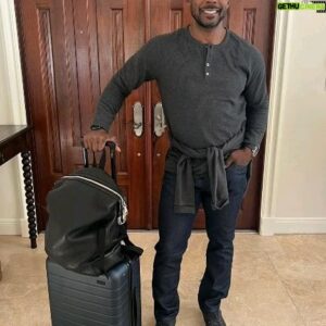 Desmond Howard Instagram - Feeling like a Mack Weldon #flythursday as I'm on my way to Salt Lake City for @oregonfootball @utahfootball. Who ya got?
MW Jeans ☑️
MW Shirt ☑️
MW Hoodie ☑️
MW Briefs ☑️