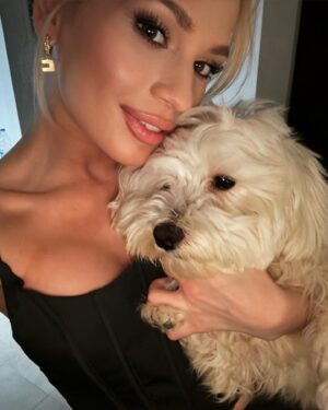 Despoina Tsoutsa Instagram - 🐰🩶