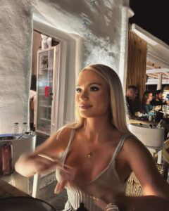 Despoina Tsoutsa Most Liked Photos and Posts