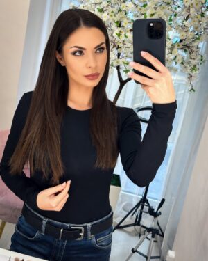 Dessy Slavova Instagram - 💄 @beni.yanakieva