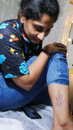 Devaki Rajendran Instagram - Tattoo @thedeepinktattooz 

#reels #insta #trending #trendingsongs #video #celebrity #kerala #tattooart #artist #threds #tattooing #inked #viral