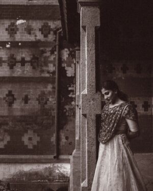Devaki Rajendran Instagram - Posting some photos which happened most organically.
Loved everything about this shoot!
When are we doing this again @vkv! 
#throwback #memories #shoot #photography