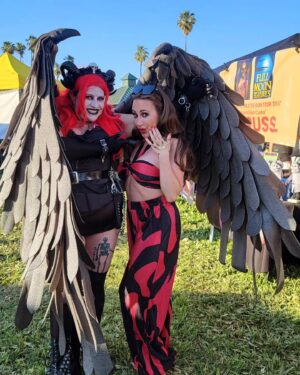 Devanny Pinn Instagram - Ty to everyone who came out to see me @halfway_to_halloween_festival ! This was such a cool event with tons of great fans, vendors and genre enthusiasts who came out to celebrate all things spooky 👻!
Special shoutout to @spookybabyclothing 💗 

If you missed the chance to purchase my new signed prints   movies you can order them now directly by DMing @statik_talent_agency_llc

I'll see you next at @geekfestfilmfest this weekend for the Women in Horror panel 🎃