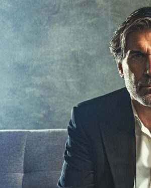 Devanny Pinn Instagram - Let’s start the week on some fresh new content. It was such an honor to be part of the team for a brand new series produced by @devannypinn and @officialmichelleromano called @theblvdseries . Here is a sneak preview promotional photo with the great @vincentirizarry . Thank you for including me in this! 

Assistants: @megshislop11 @thaisvieirakennedy 
Powdering: @meghantaylorhardy @hausofbeautynh 

#actor #laactor #laactors #soapoperas #soapopras #hollywood #hollywoodactors #hollywoodactor #tvseries #tvseriesactor