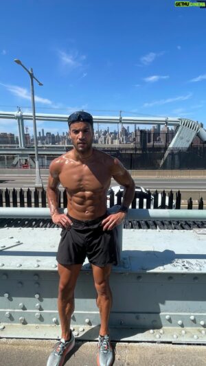 Devin Goda Instagram - Weekend work🛣️

The best part about the journey is starting something, sticking to it, and watching the progress grow

#faithandfitness #weekendvibes #run #running #workout #fitness
