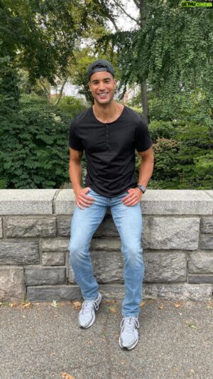 Devin Goda Instagram - Weekend Walks🚶🏽‍♂️

Hope everyone is enjoying this beautiful weather☀️

@rock_and_republic 

#happysunday #weekendvibes
