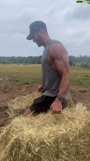 Devin Goda Instagram - Original farmers carry🌾

Took my workout to the farm today. If you know me, you know I love being on the farm 

#faithandfitness #farm #workout