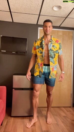 Devin Goda Instagram - We’re starting summer early on @therealpriceisright with our summer beach party☀️

Air date June 21st

#faithandfitness #happymonday #summer #beach