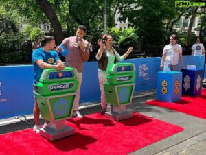 Devin Goda Instagram - Had an absolute blast with @therealpriceisright last stop tour in NYC today. From hosting the showcase to playing games with all the fans, it was a crazy turn out. Thank you to everyone who came out👏🏽 #comeondown